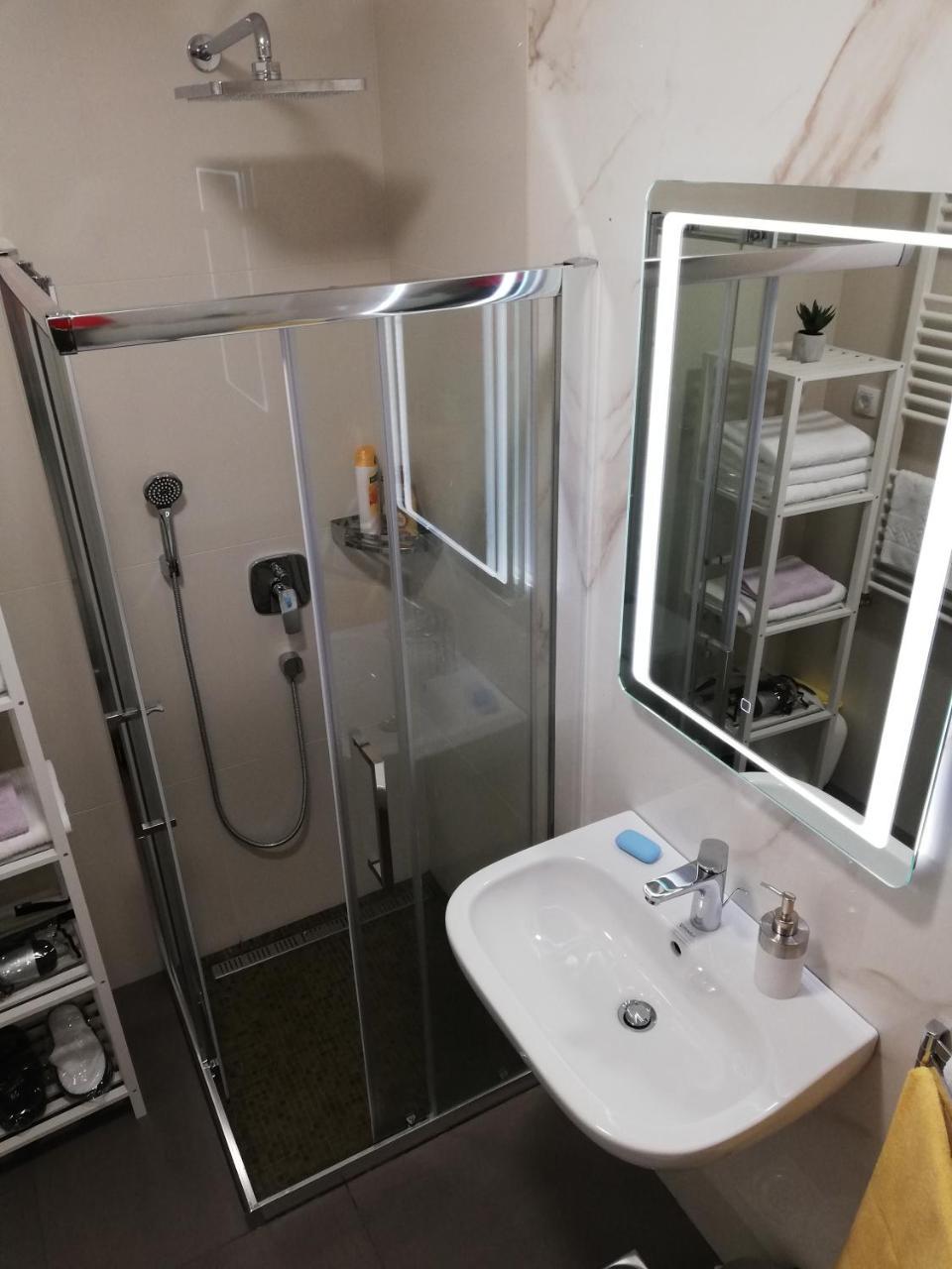 Zemoon Apartment Белград Екстериор снимка